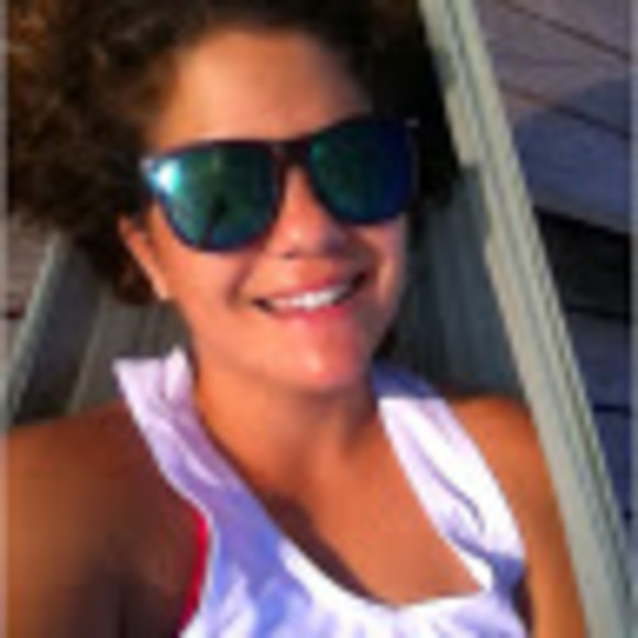 Meet your Posher, Alyssa - Picture 1 of 1